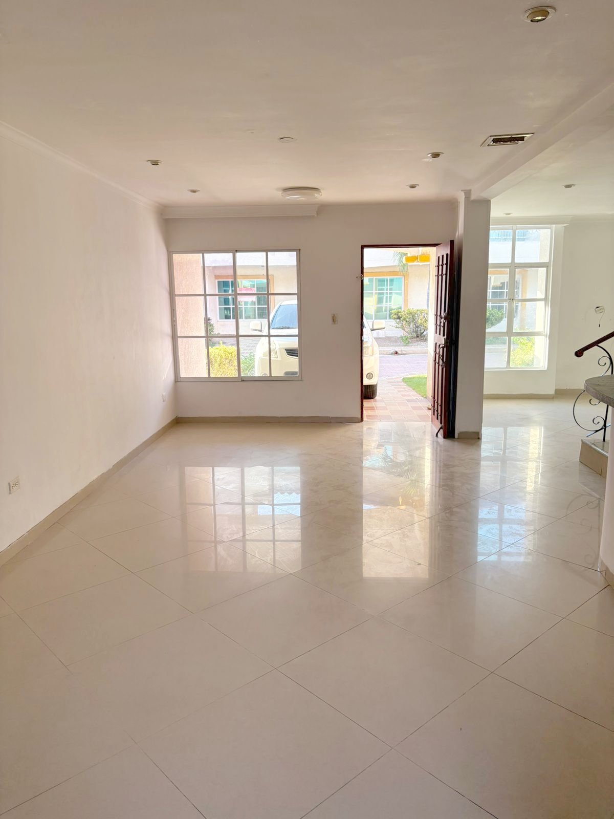 CASA EN VENTA COJUNTO CERRADO